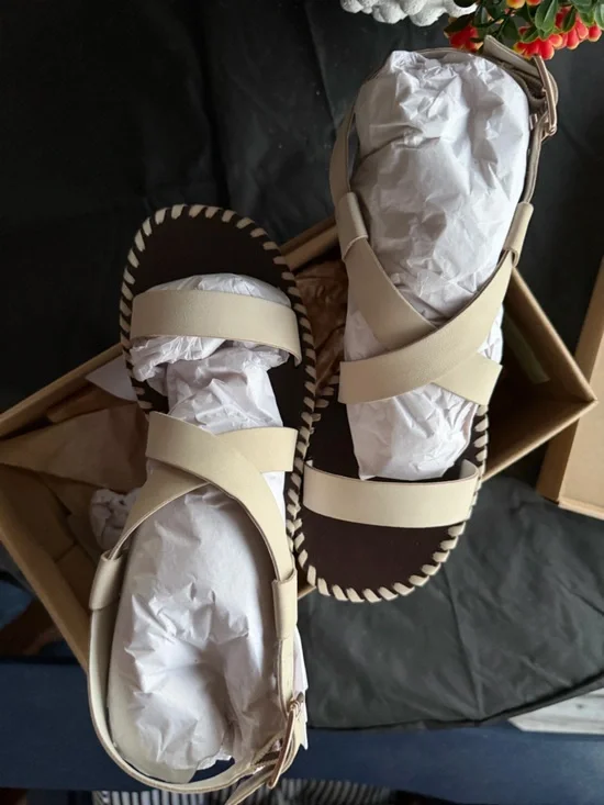 Lucky Brand Kraft Box with Red Logo - Picture 2 of 5